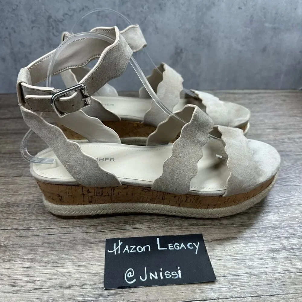 Marc Fisher~Women's~”Fayme” Flatform Tan Sandals~Size 9.5M‎